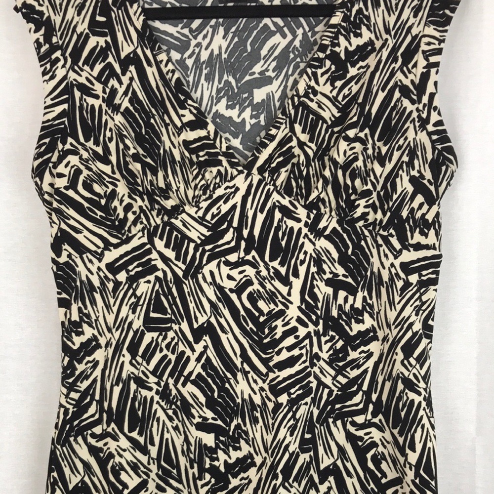 💛Sale💛 BCBG Paris Sleeveless Blouse - Picture 4 of 5